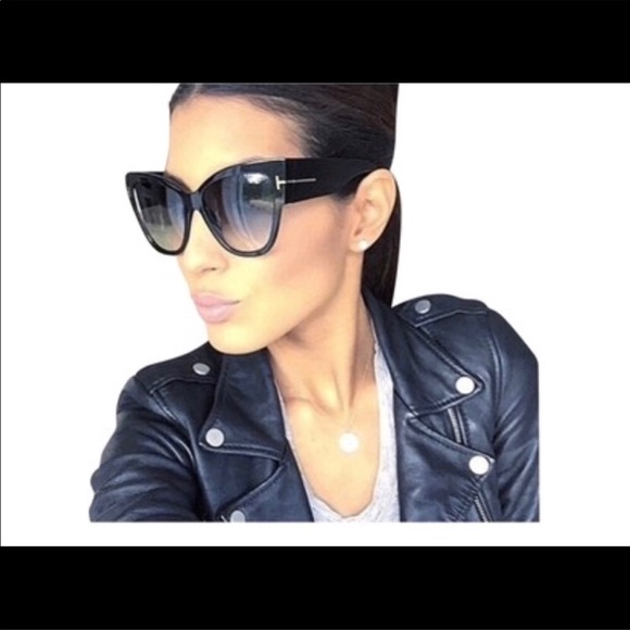 COPY - Tom Ford Anoushka Sunglasses in Black - Picture 2 of 8